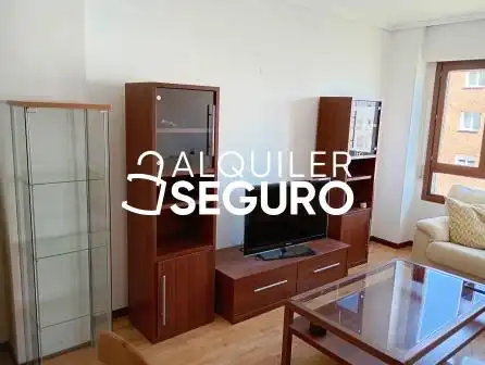 Sala de estar de Piso de alquiler en Vitoria - Gasteiz con Calefacción y Amueblado