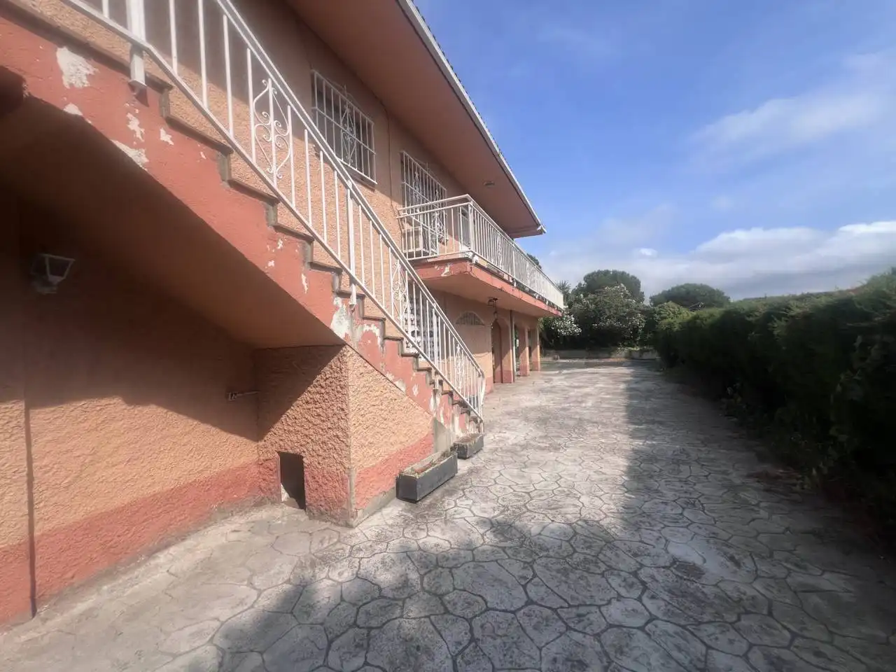 Vista exterior de Casa o xalet en venda en Vilanova del Vallès amb Jardí privat, Terrassa i Balcó