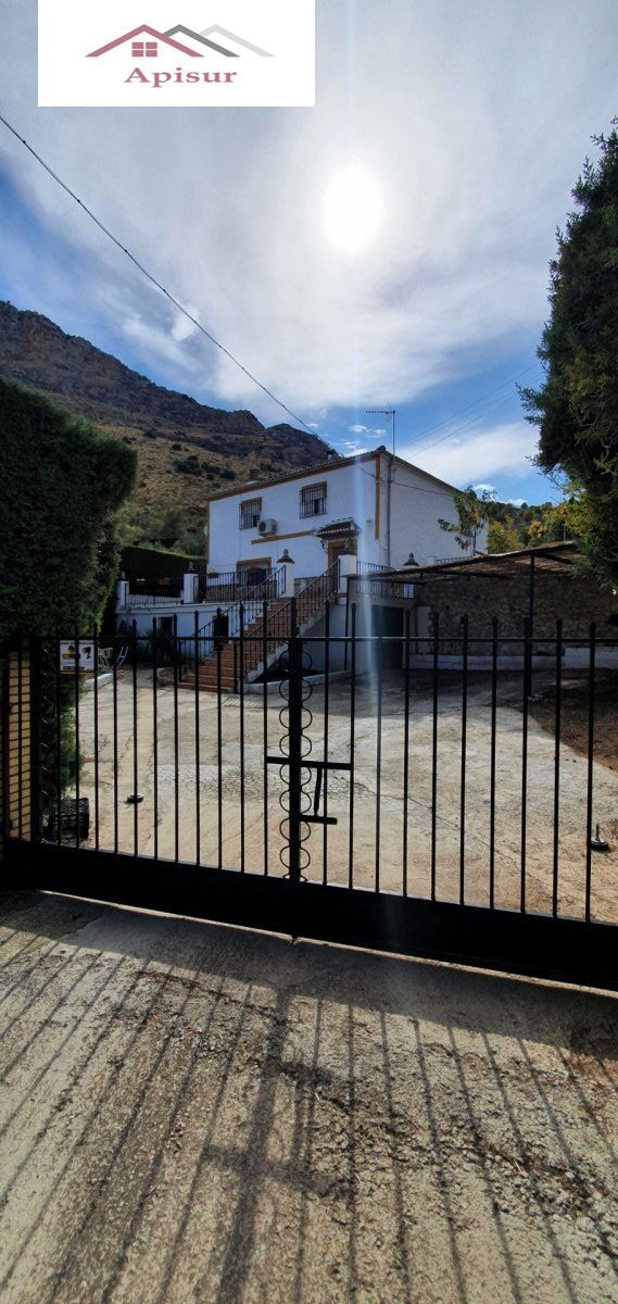 Außenansicht von Country house zum verkauf in  Jaén Capital mit Terrasse und Schwimmbad