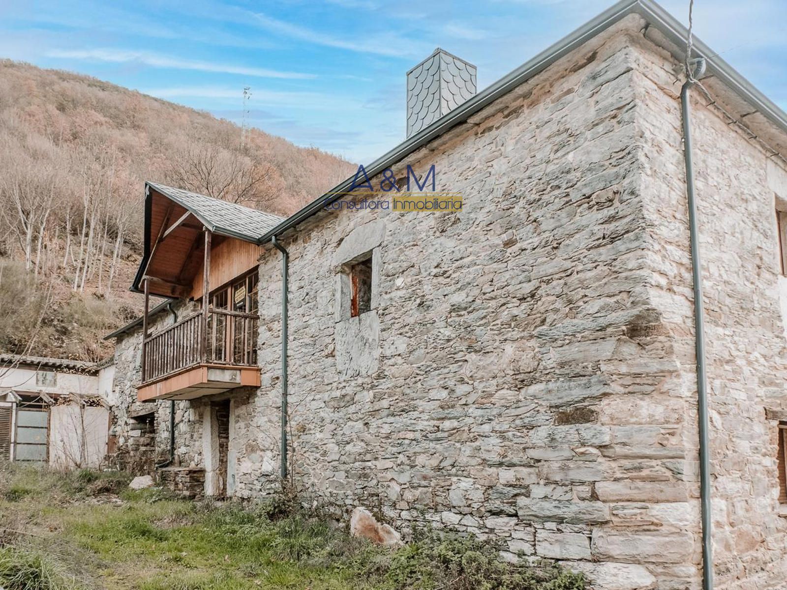 Exterior view of Building for sale in Barjas