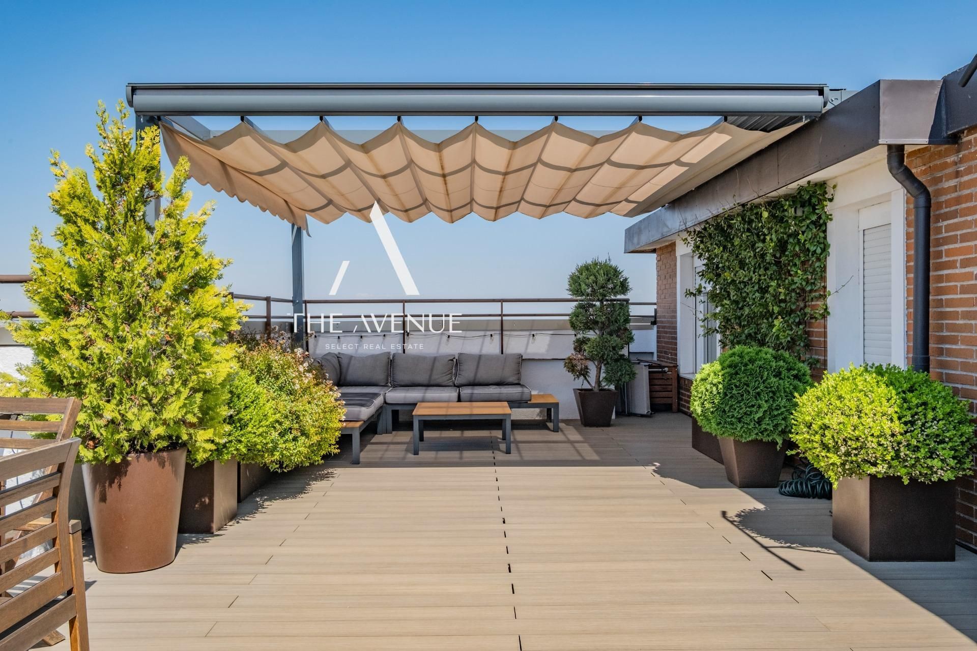 Terrassa de Àtic en venda en  Madrid Capital amb Aire condicionat, Calefacció i Jardí privat
