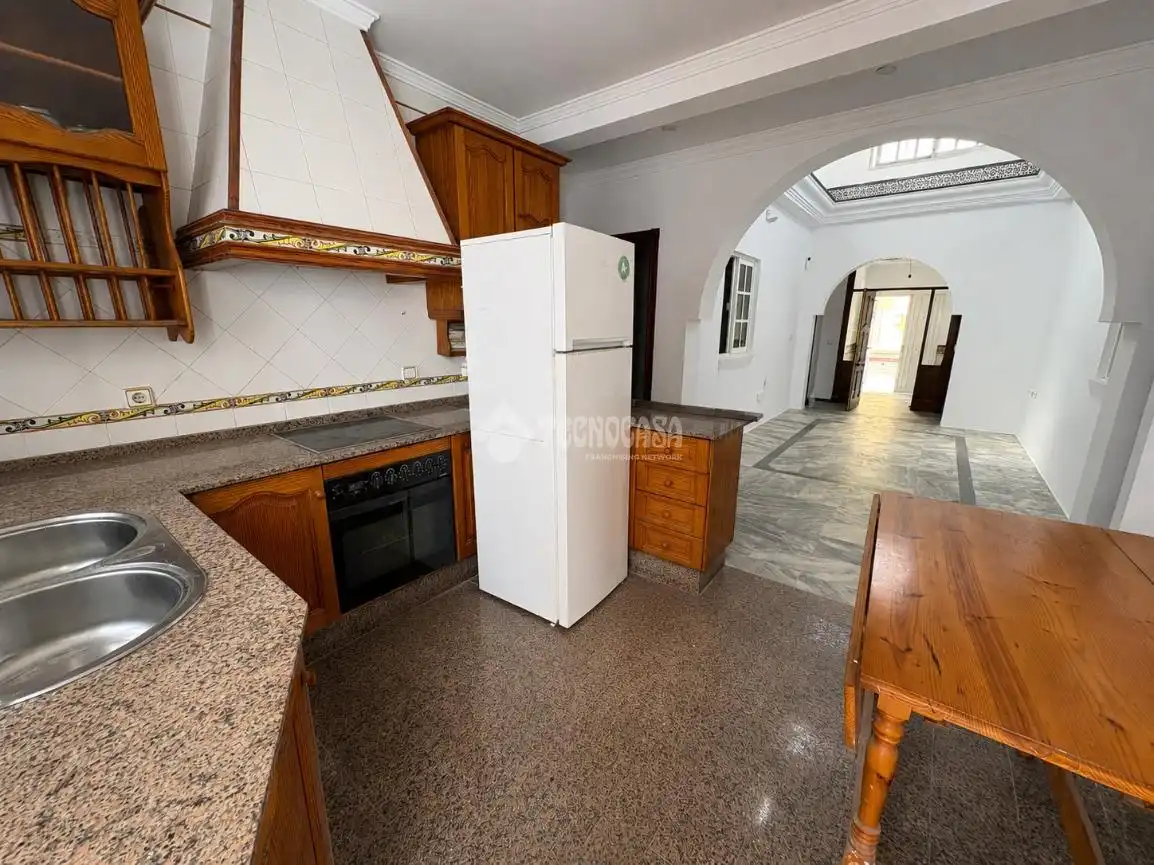 Cocina de Casa adosada en venta en Chiclana de la Frontera con Terraza y Amueblado