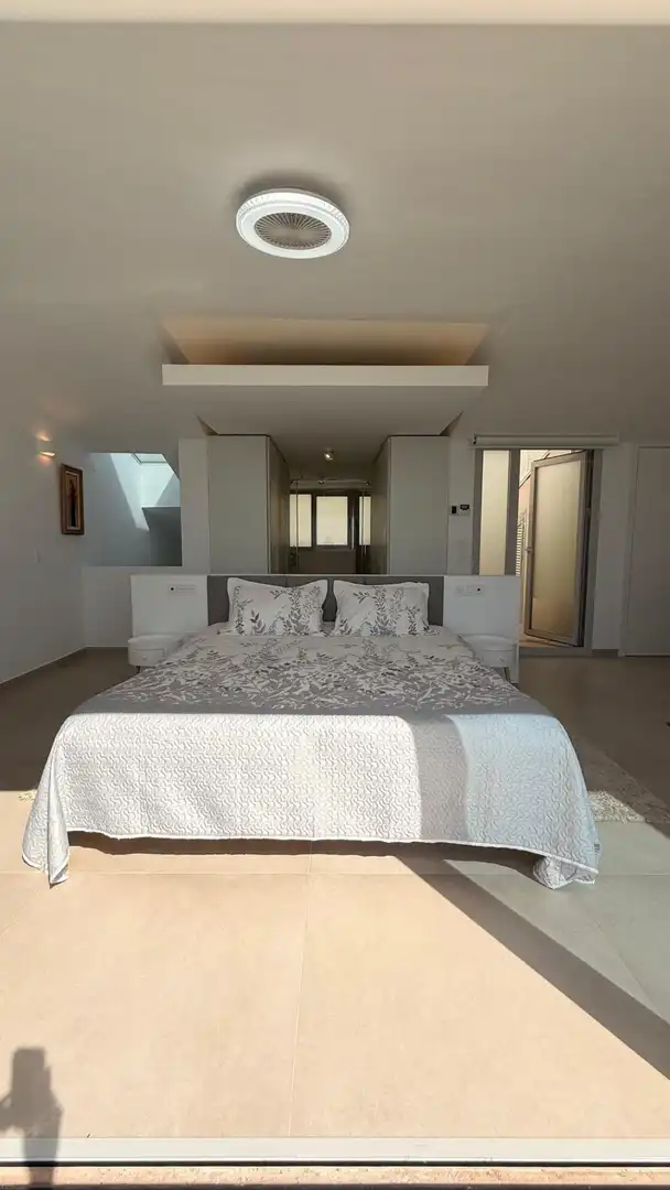 Schlafzimmer von Dachboden zum Verkauf in Benalmádena mit Klimaanlage, Terrasse und Abstellraum