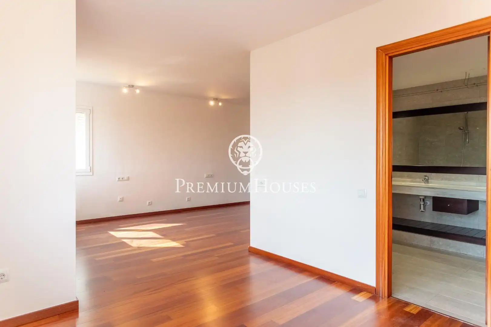 Sala d'estar de Casa o xalet en venda en Vilassar de Dalt amb Calefacció, Jardí privat i Terrassa