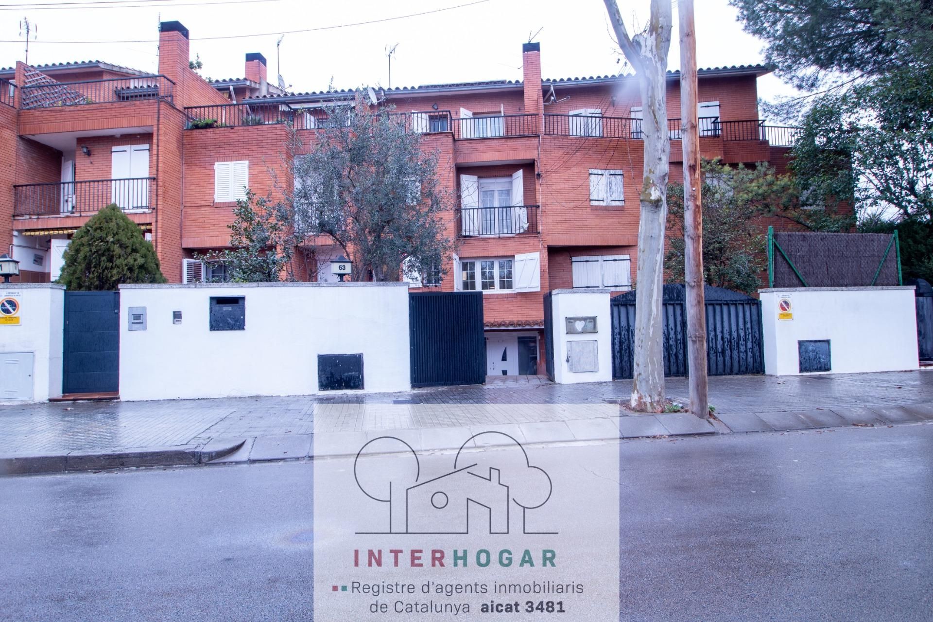 Vista exterior de Casa o xalet en venda en Cerdanyola del Vallès