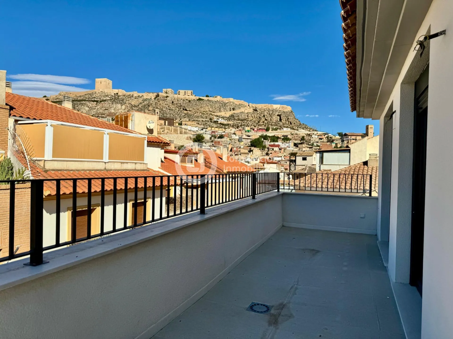 Vista exterior de Àtic en venda en Lorca amb Aire condicionat, Terrassa i Traster