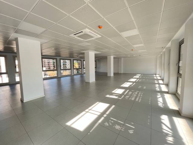 Oficina en Alquiler en Passeig de la Zona Franca en La Marina del Port