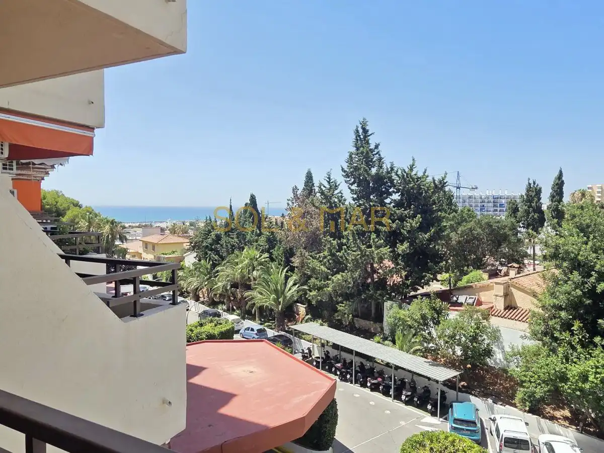 Außenansicht von Wohnung zum Verkauf in Torremolinos mit Klimaanlage, Heizung und Terrasse