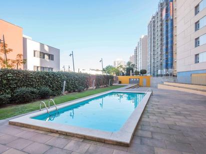 Swimming pool of Flat for sale in  Barcelona Capital  with Air Conditioner, Heating and Terrace