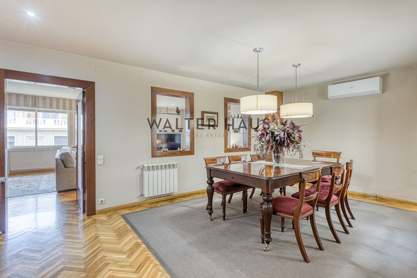 Dining room of Duplex for sale in  Barcelona Capital  with Air Conditioner, Heating and Oven