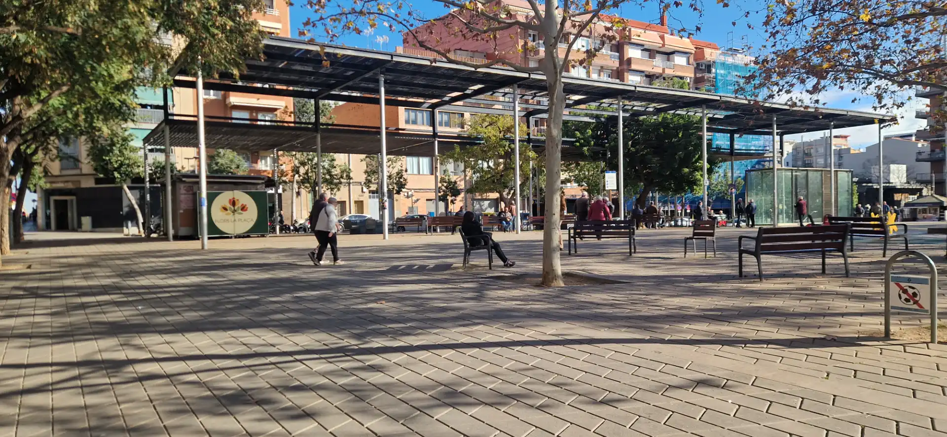Außenansicht von Garage zum Verkauf in Sant Boi de Llobregat