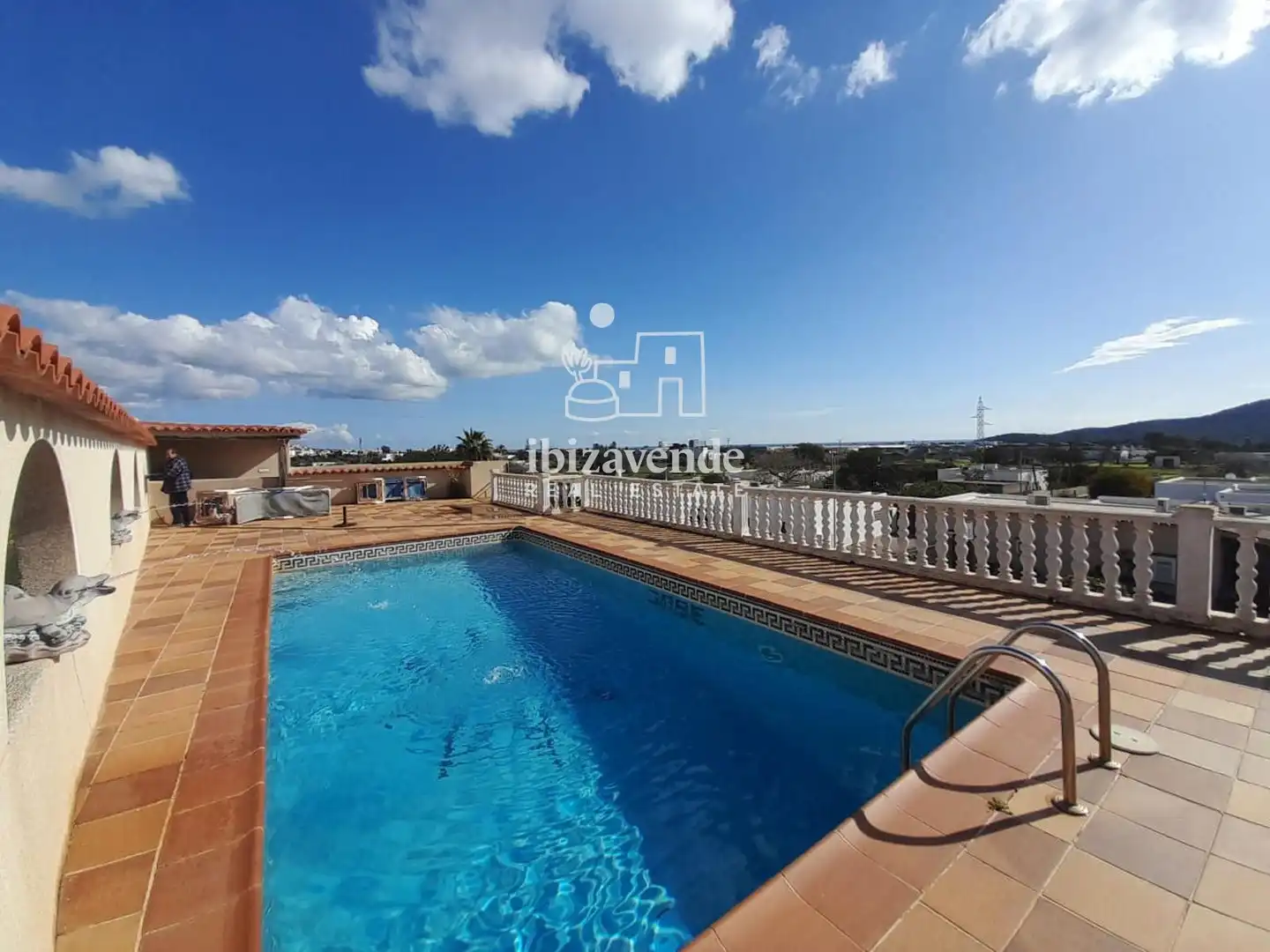 Xalet amb piscina en venda a ses anguiles