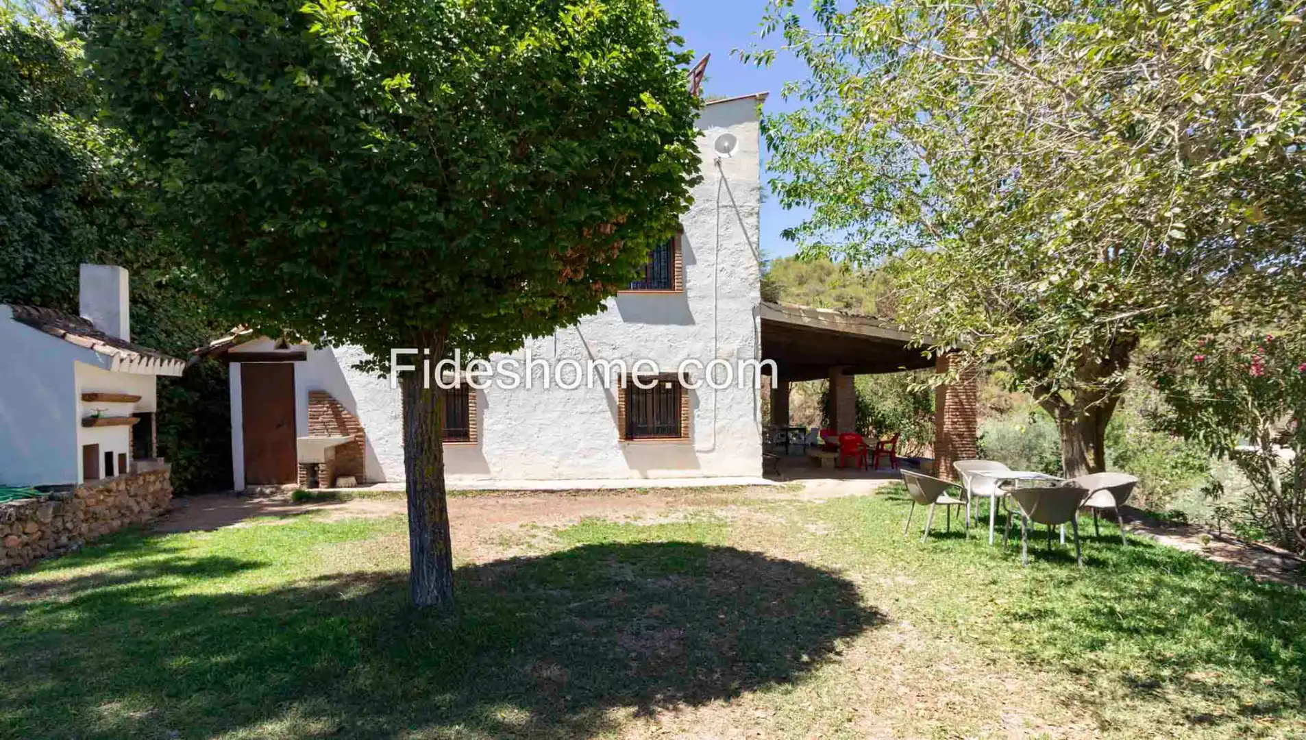 Jardí de Finca rústica en venda en Villamena amb Jardí privat, Piscina i Moblat
