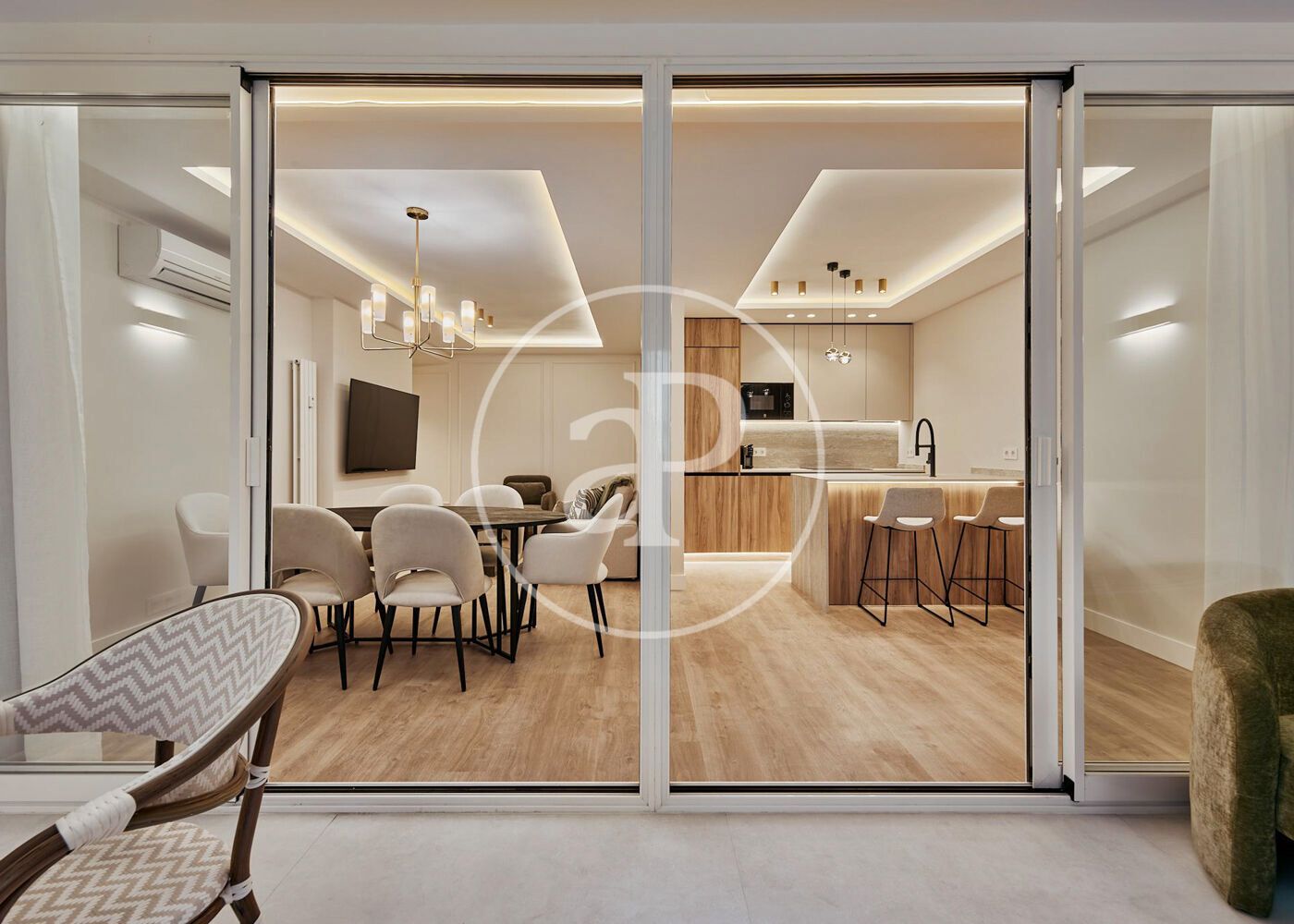 Sala d'estar de Pis en venda en  Madrid Capital amb Aire condicionat, Calefacció i Terrassa