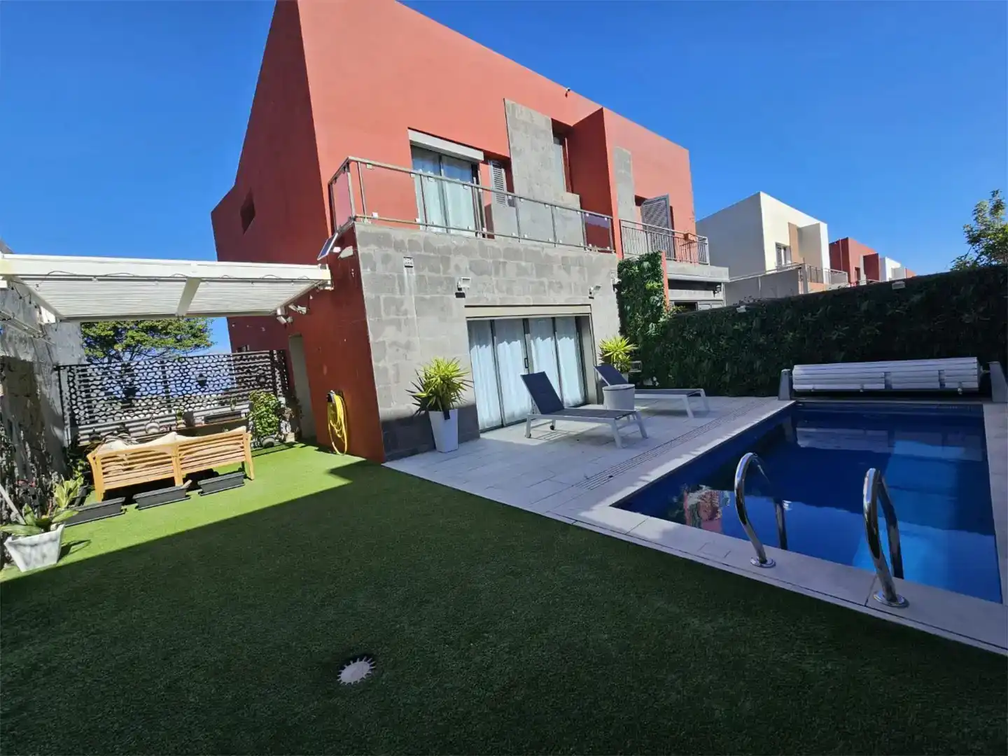 Terrassa de Casa adosada en venda en Las Palmas de Gran Canaria amb Jardí privat, Piscina i Balcó