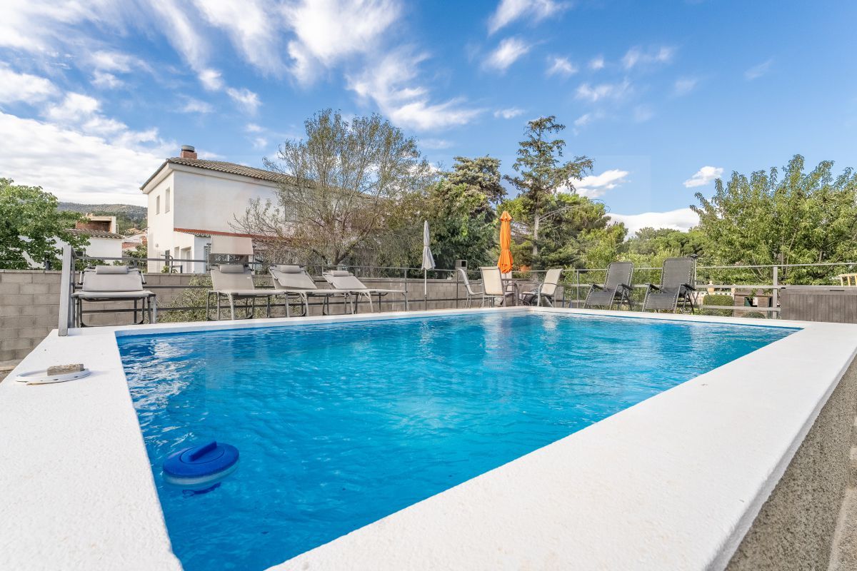 Swimming pool of House or chalet for sale in Alforja  with Air Conditioner, Heating and Terrace