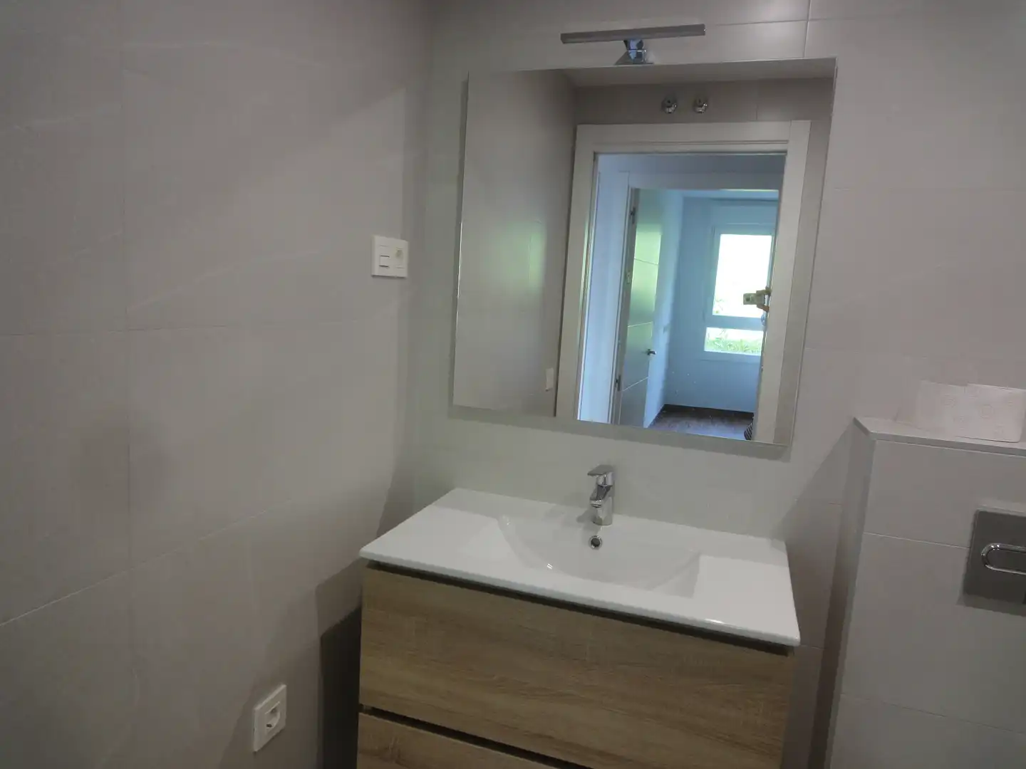 Badezimmer von Wohnung zur Miete in Bilbao  mit Heizung, Möbliert und Balkon