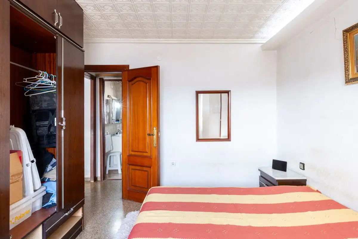 Habitación de Piso en venta en Valencia con Calefacción