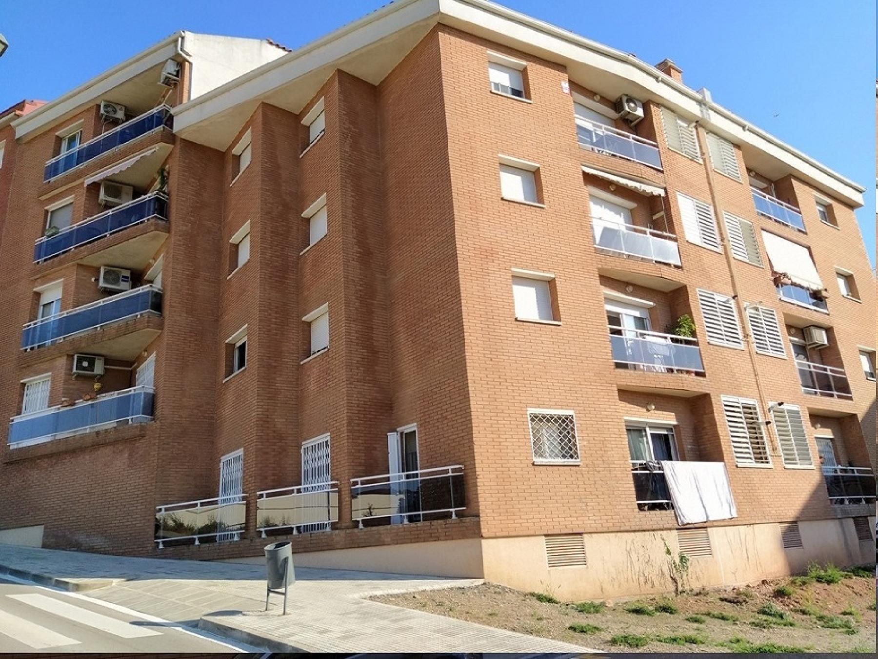 Vista exterior de Pis en venda en Castellbisbal amb Terrassa