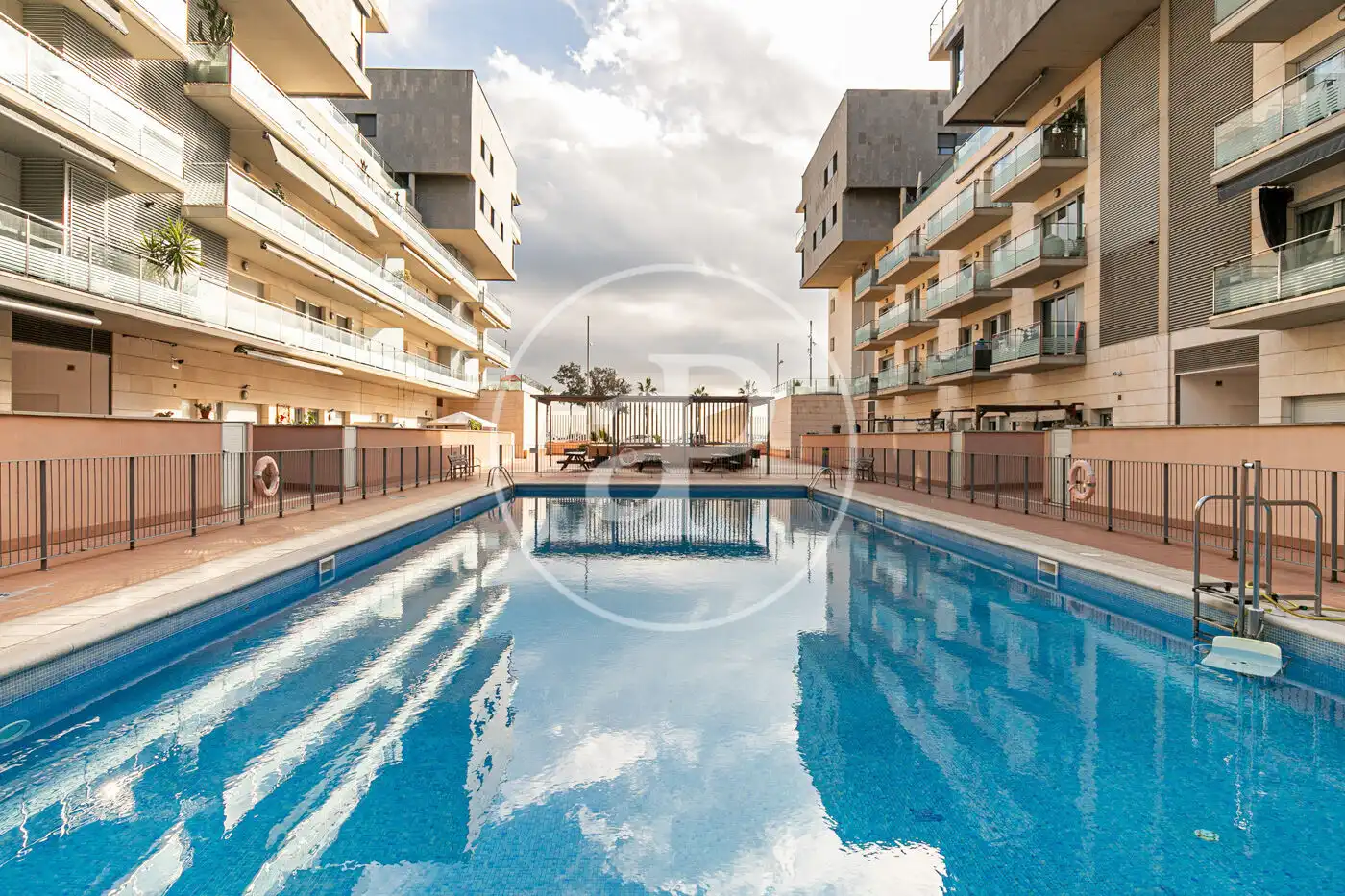 Swimming pool of Flat for rent in Badalona  with Air Conditioner, Heating and Terrace