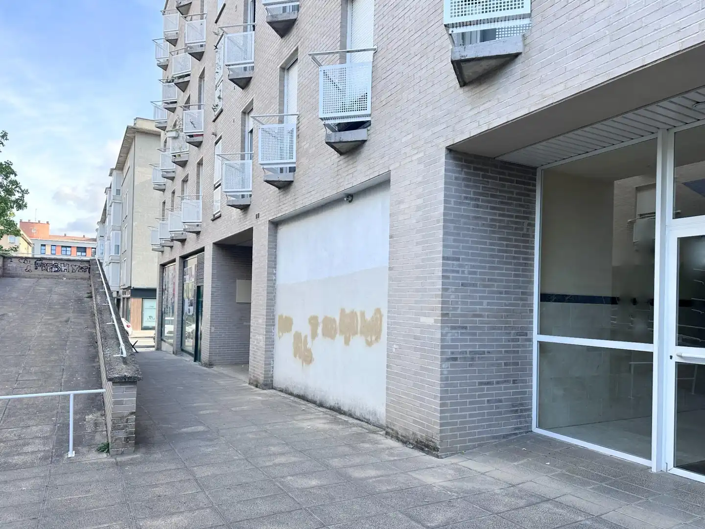 Außenansicht von Geschaftsraum zur Miete in  Pamplona / Iruña