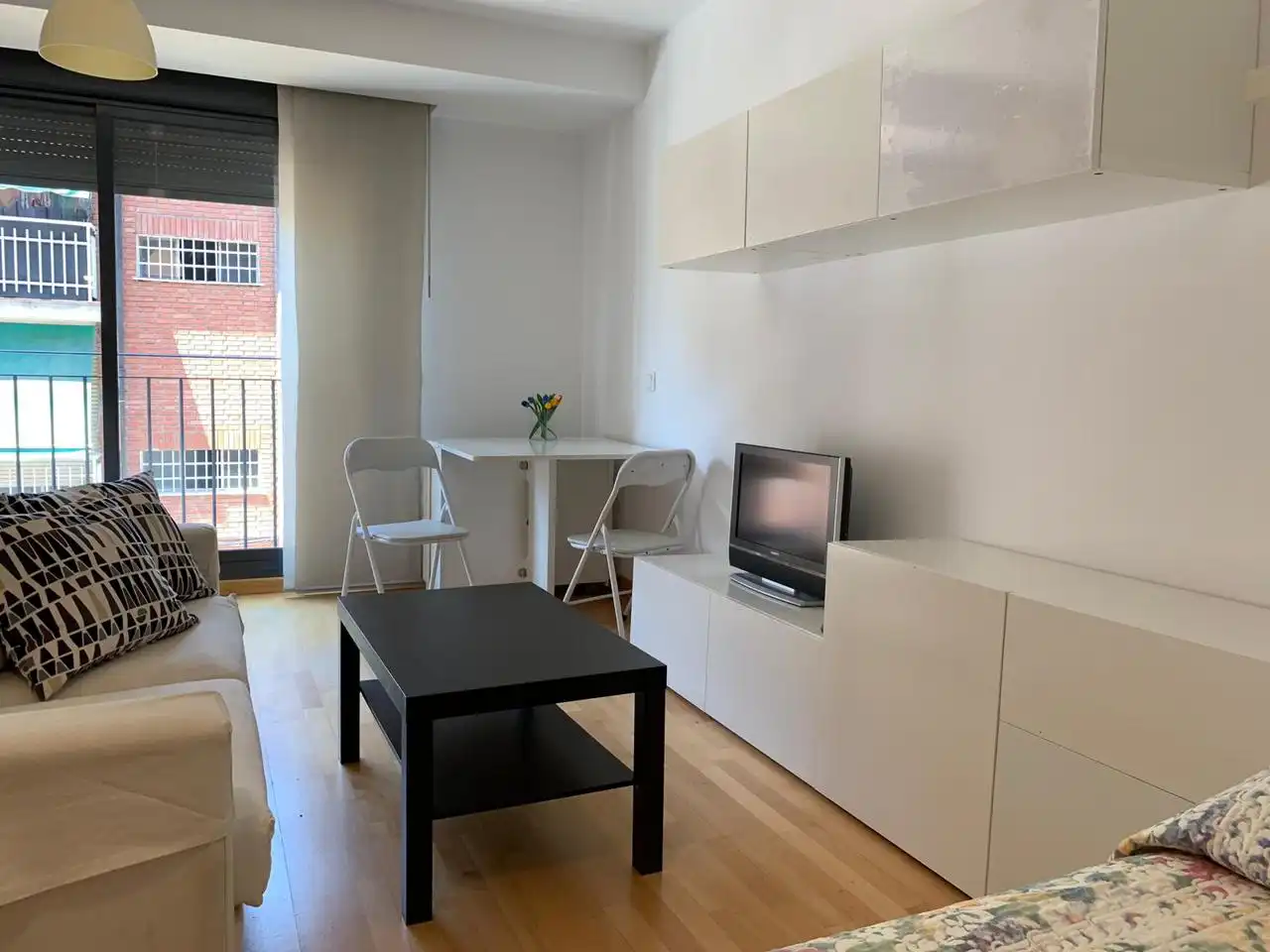 Sala d'estar de Estudi en venda en Pozuelo de Alarcón amb Aire condicionat, Calefacció i Moblat