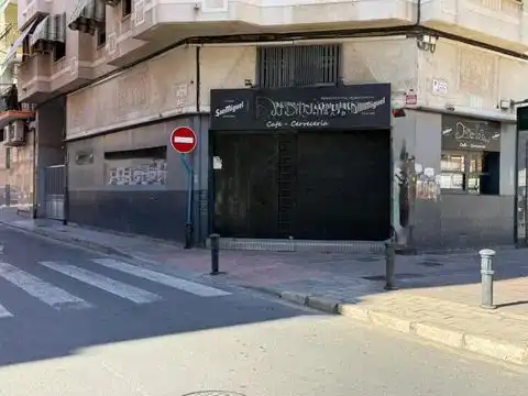 Vista exterior de Local en venta en Alicante / Alacant