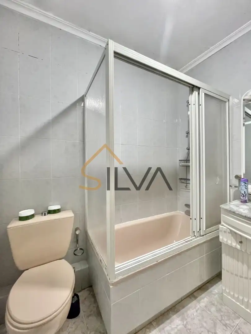 Baño de Piso en venta en Lugo con Calefacción, Parquet y Internet