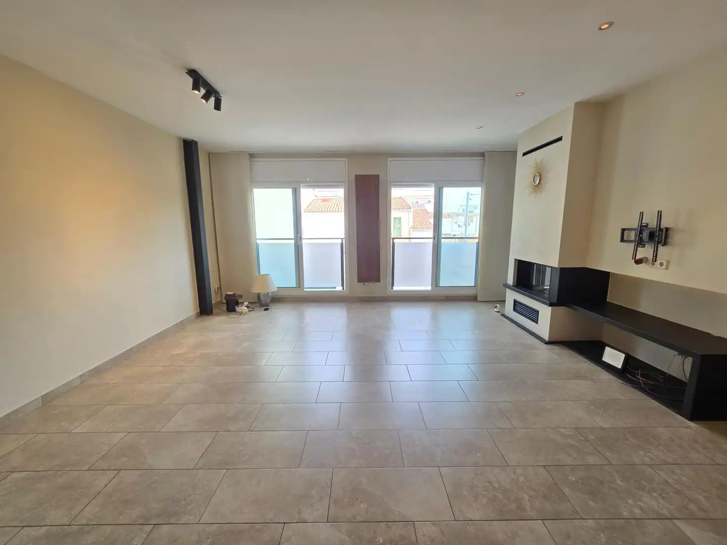 Sala de estar de Dúplex de alquiler en El Masnou con Aire acondicionado, Calefacción y Jardín privado
