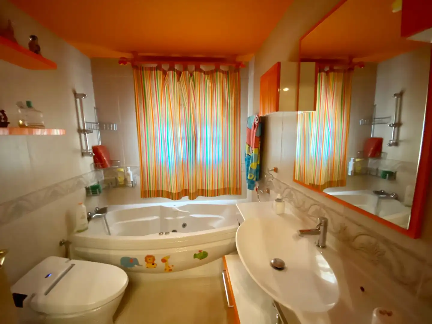 Bany de Casa o xalet per a compartir en Guadarrama amb Calefacció, Terrassa i Moblat