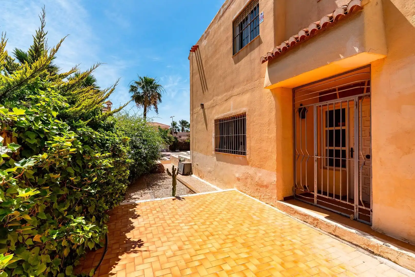Vista exterior de Casa o chalet en venta en Roquetas de Mar con Jardín privado, Terraza y Trastero