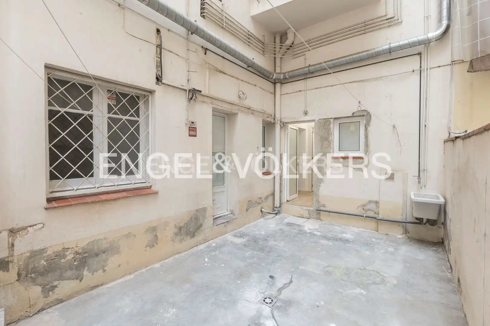 Flat for sale in Barcelona  with Air Conditioner, Heating and Parquet flooring