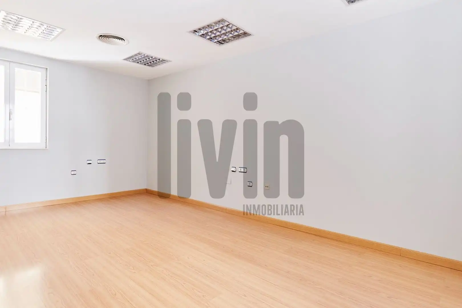 Oficina en venta en Jaén con Aire acondicionado y Calefacción