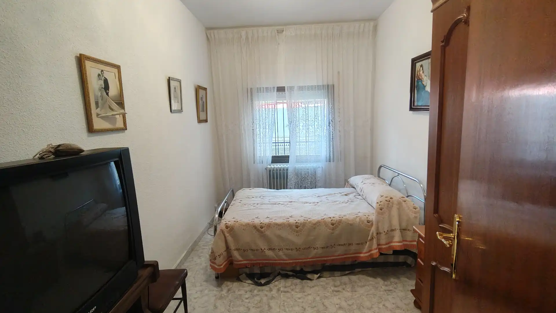 Dormitori de Casa o xalet en venda en Baza amb Moblat