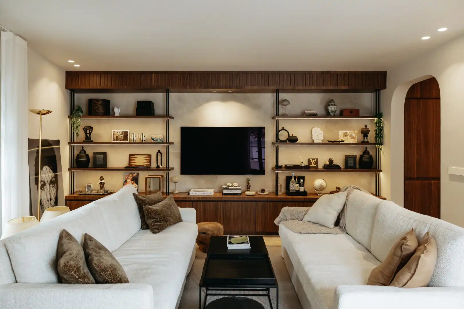 Sala d'estar de Casa adosada en venda en Marbella amb Aire condicionat, Terrassa i Piscina