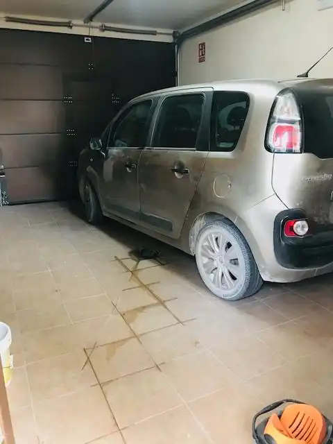 Aparcament de Casa o xalet en venda en Cuéllar amb Calefacció, Jardí privat i Terrassa