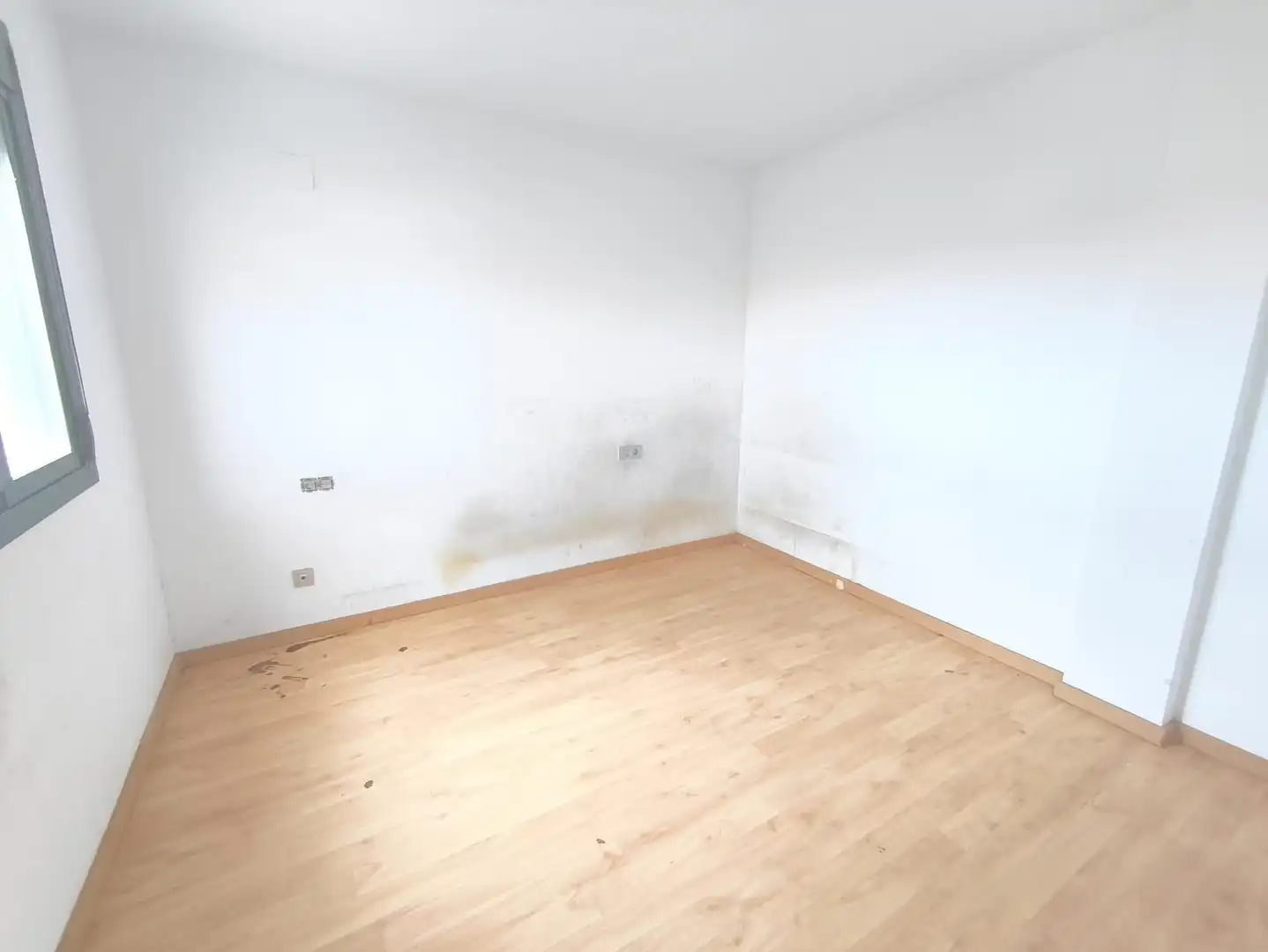 Schlafzimmer von Dachboden zum Verkauf in Pulianas mit Terrasse und Balkon