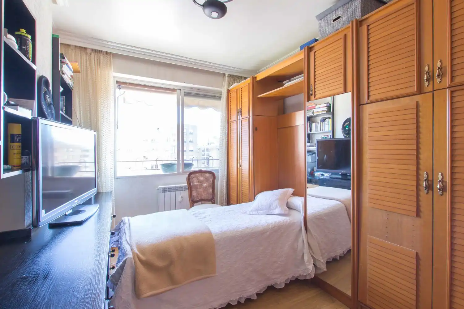 Habitación de Piso en venta en  Pamplona / Iruña con Calefacción, Trastero y Amueblado