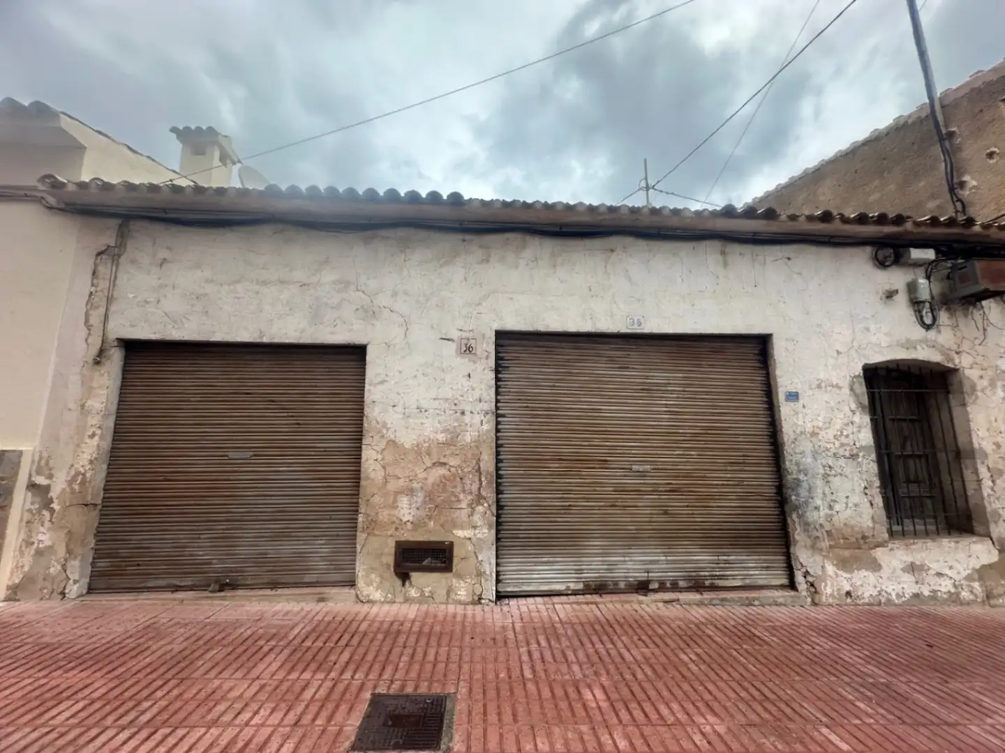 Local en venda a Pueblo - Urbanizaciones