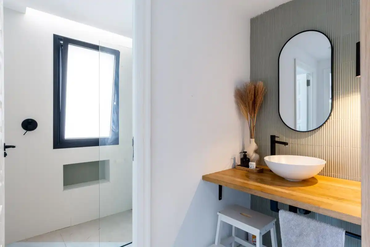 Bathroom of Houses for sale in L'Eliana  with Air Conditioner, Heating and Swimming Pool