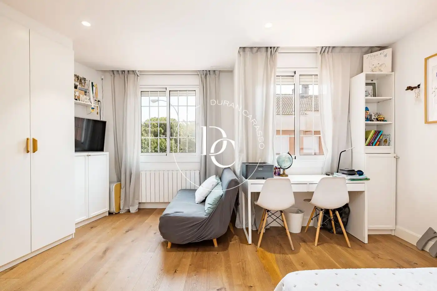 Sala de estar de Casa o chalet en venta en Sant Joan Despí con Aire acondicionado, Calefacción y Jardín privado