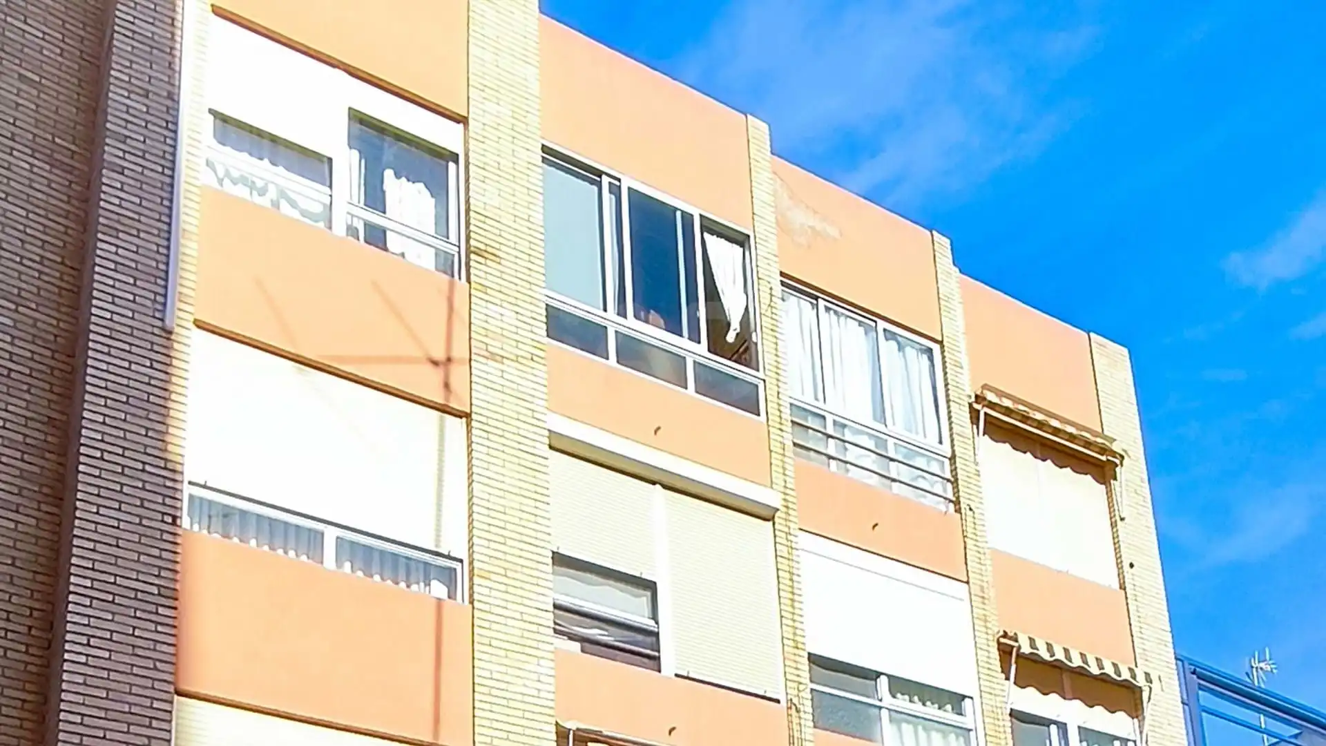 Vista exterior de Piso en venta en Sant Joan d'Alacant con Aire acondicionado