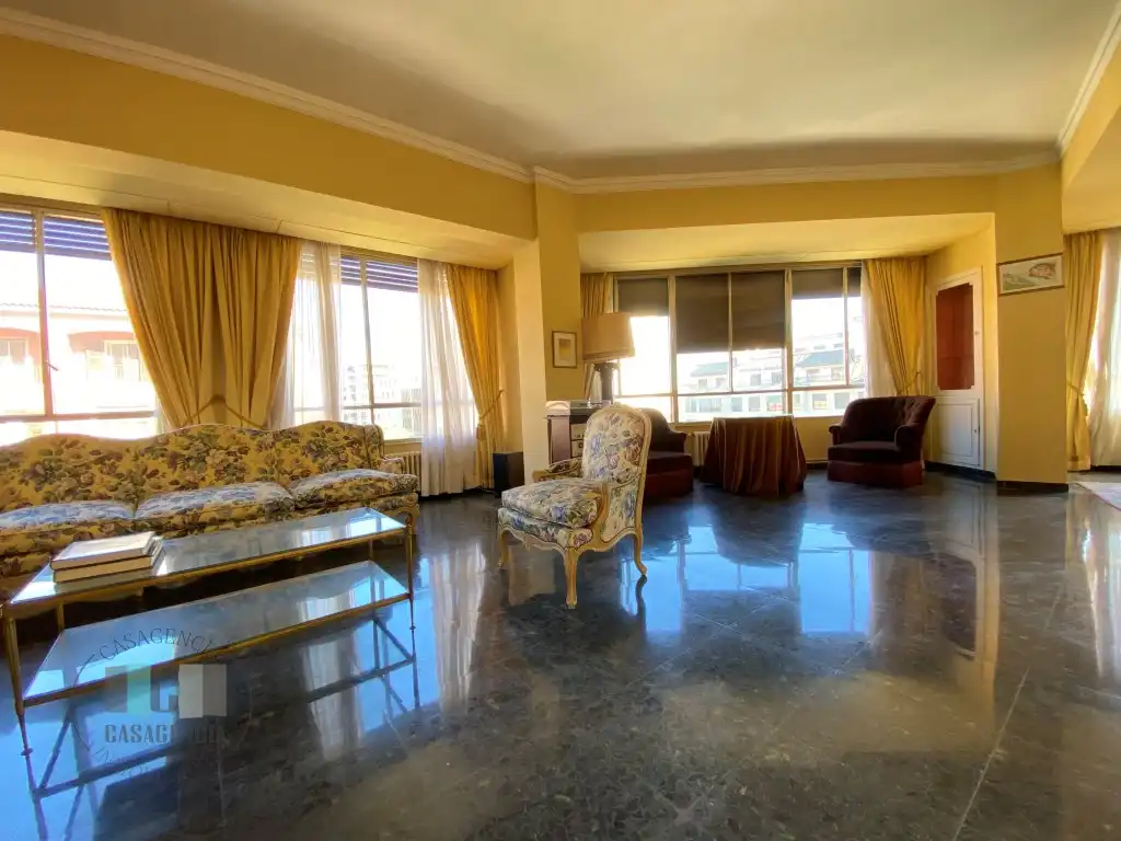 Piso en venta en Plaza Huerto Sogueros, Casco Histórico