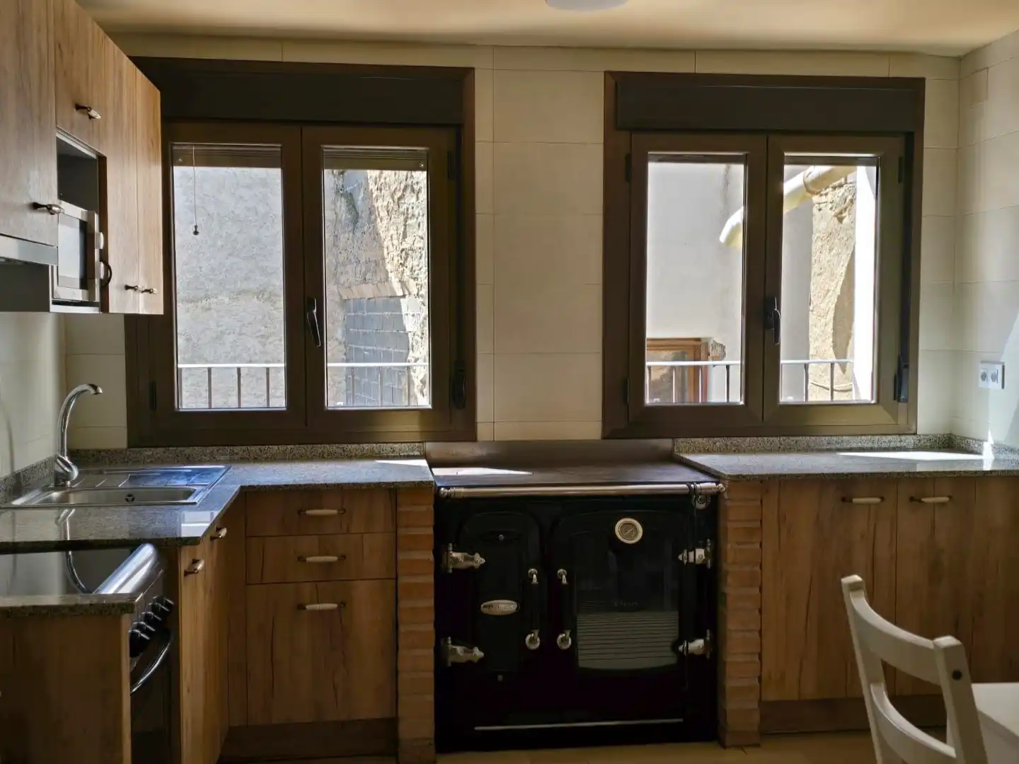Cocina de Finca rústica en venta en Colungo con Calefacción, Terraza y Trastero