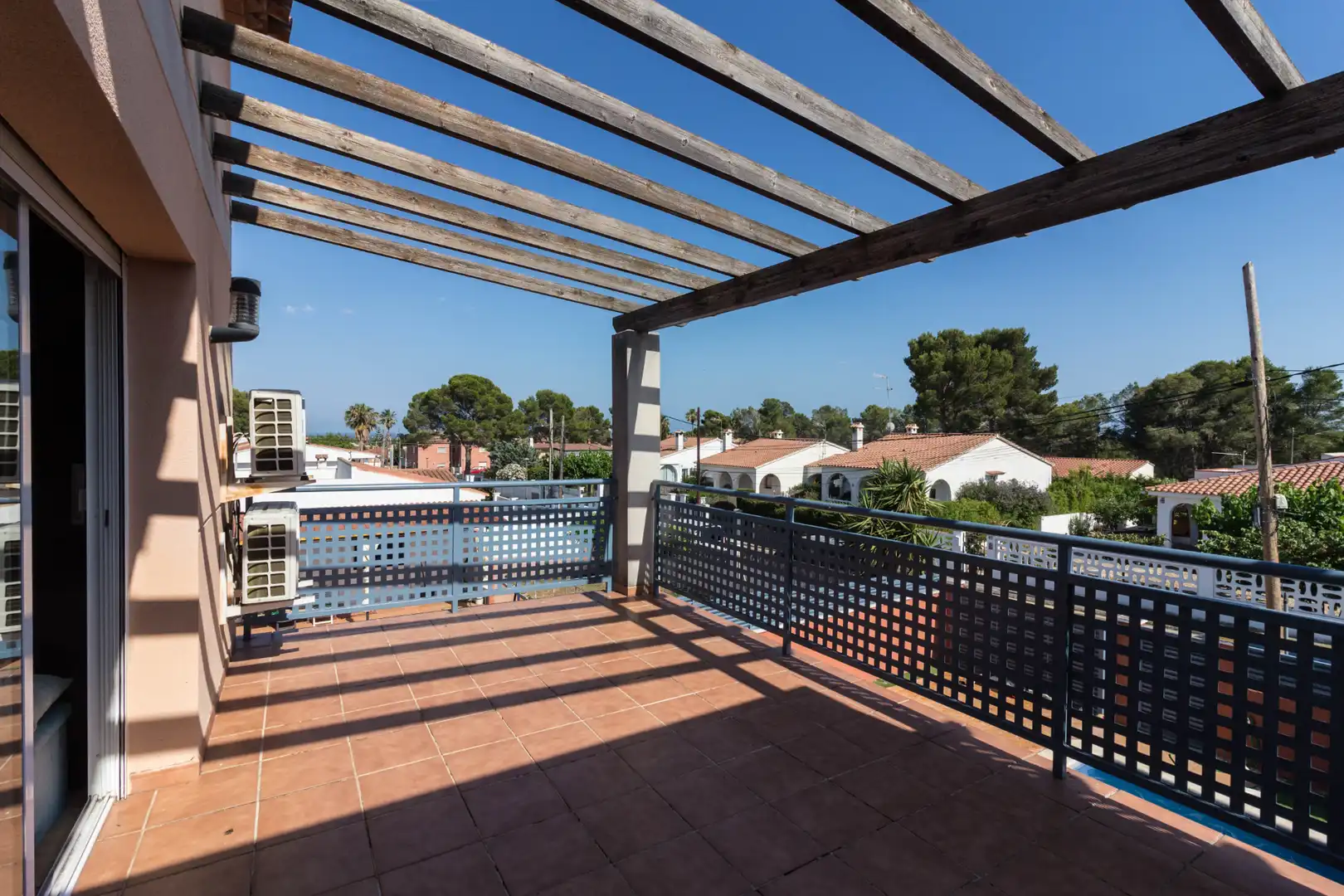 Terrassa de Casa adosada en venda en Mont-roig del Camp amb Aire condicionat, Calefacció i Jardí privat