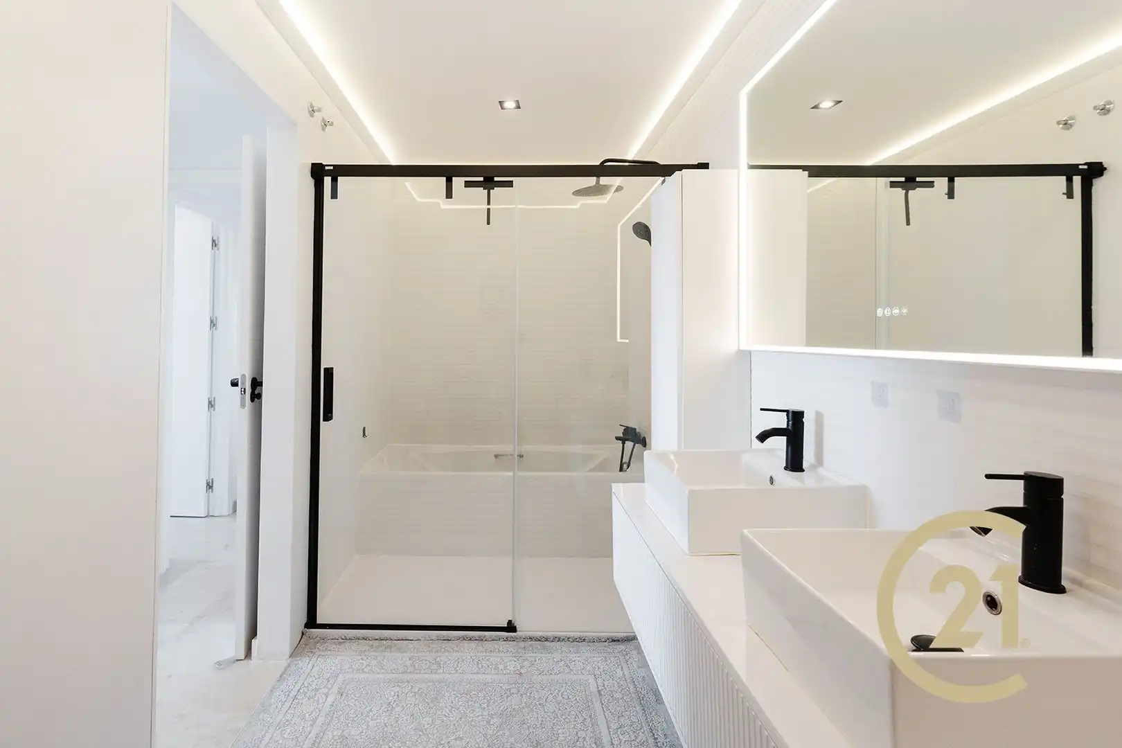 Baño de Casa adosada en venta en Ojén con Aire acondicionado, Calefacción y Jardín privado