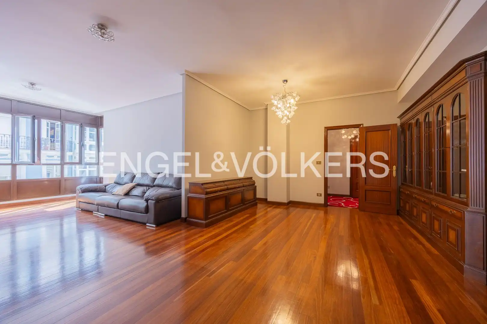Wohnzimmer von Wohnung zum Verkauf in Bilbao  mit Heizung, Parkett und Balkon
