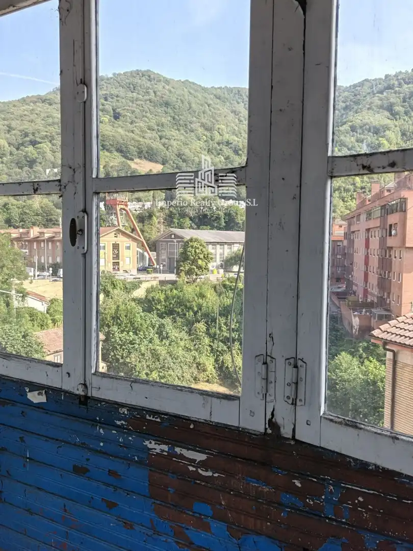 Vista exterior de Edifici en venda en Mieres (Asturias)
