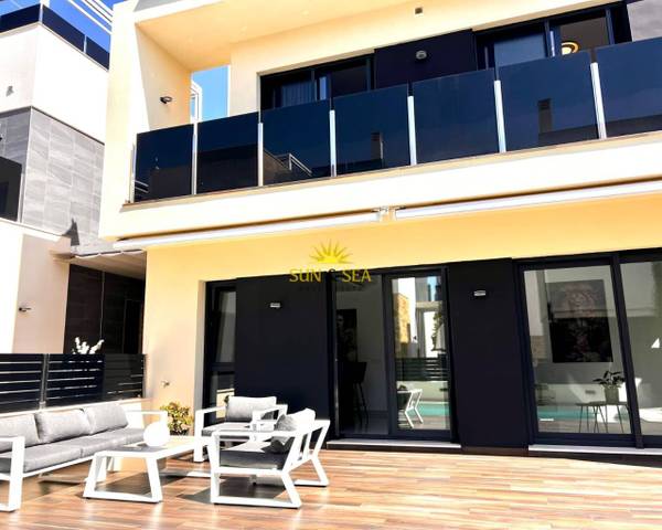 Casa-chalet en Alquiler en Lomas de Cabo Roig - Los Dolses