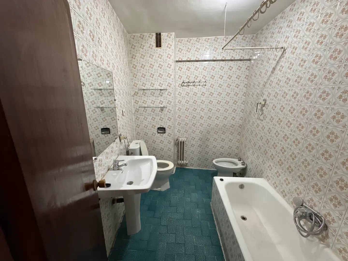 Bathroom of Flat for sale in Cuenca  with Heating, Terrace and Furnished